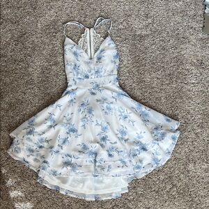 windsor blue and white dress Adeline Sweetheart Floral A-Line Formal Dress main image 1